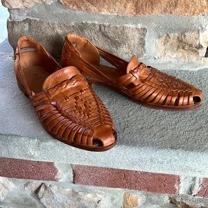 Womens Frye Heather Huaraches, size 9